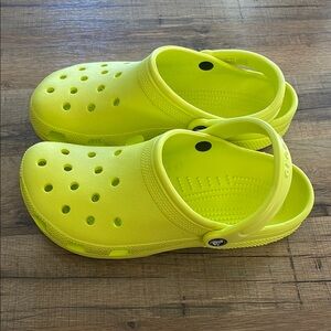 CROCS Yellow Sandals with Ventilation and Heel Strap